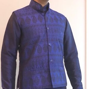 Men’s wear Indian S or M- three piece Kurta suit.